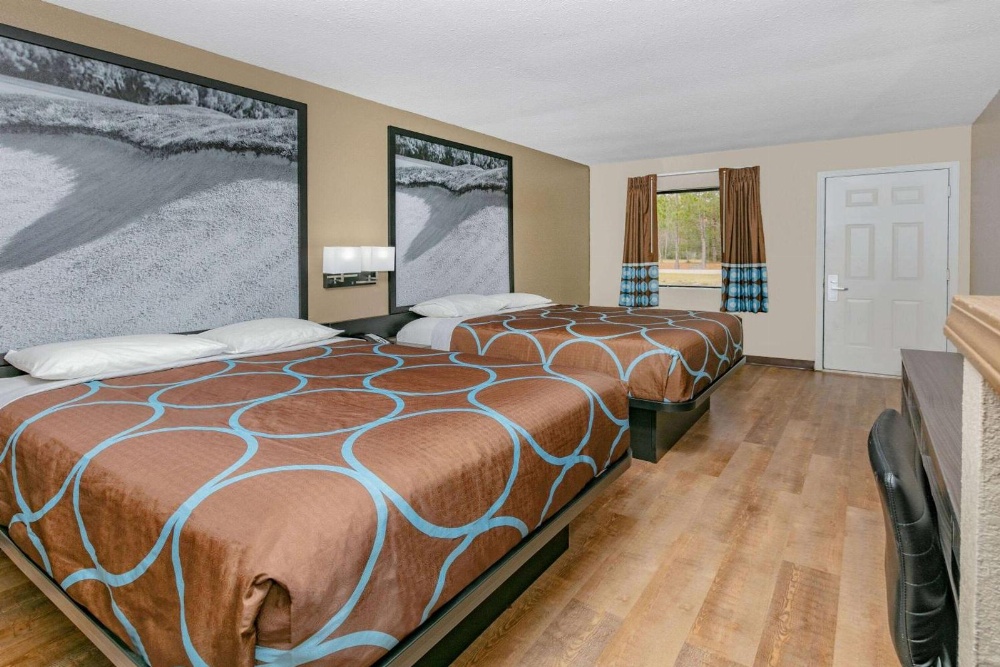 Super 8 by Wyndham Moss Point Main image