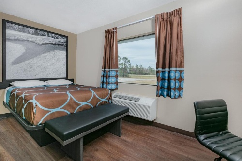 Super 8 by Wyndham Moss Point image 25