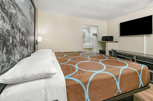 Super 8 by Wyndham Moss Point image 3