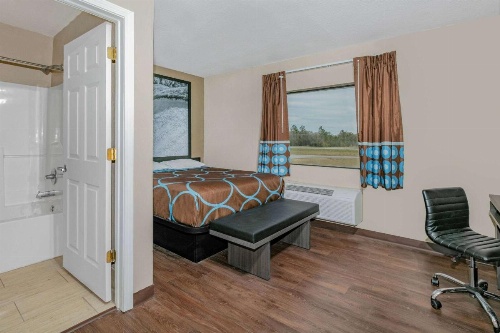 Super 8 by Wyndham Moss Point image 46